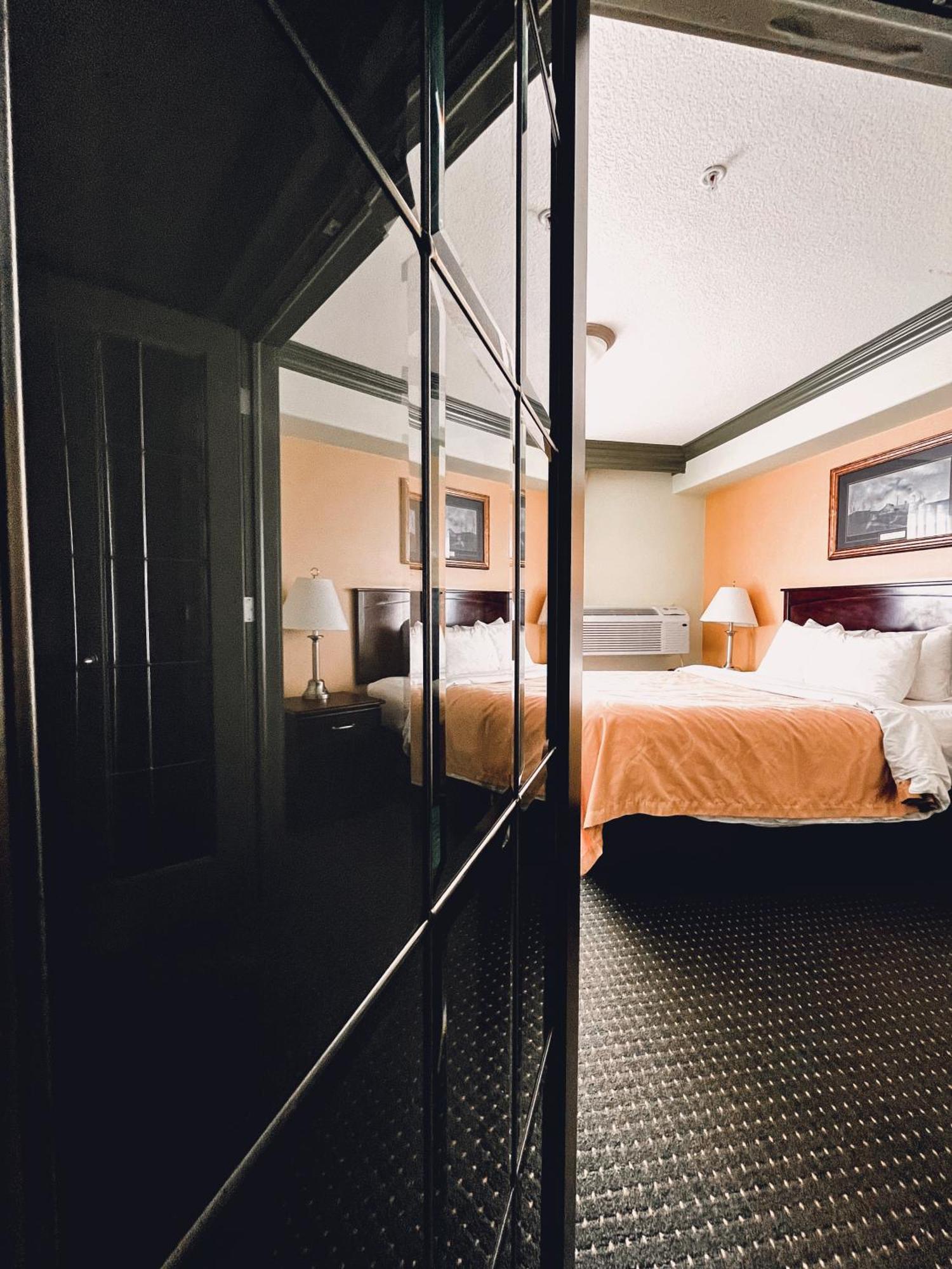 Quality Inn & Suites Hinton Exterior foto